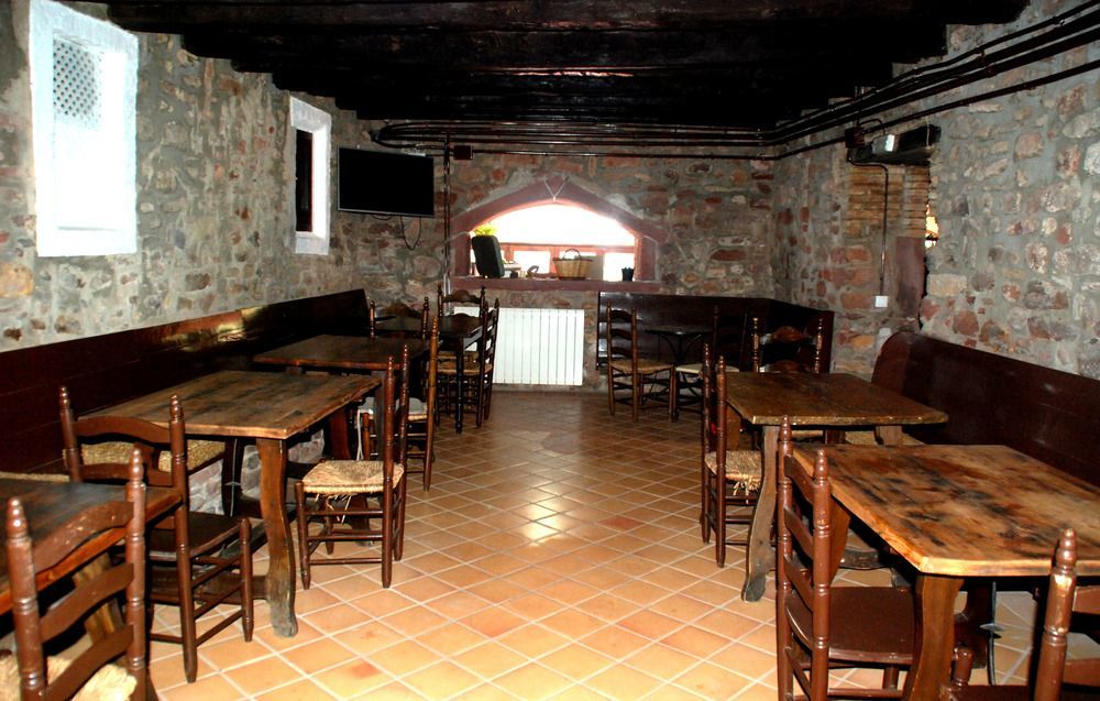 Hostal La Guineu Viladrau Esterno foto